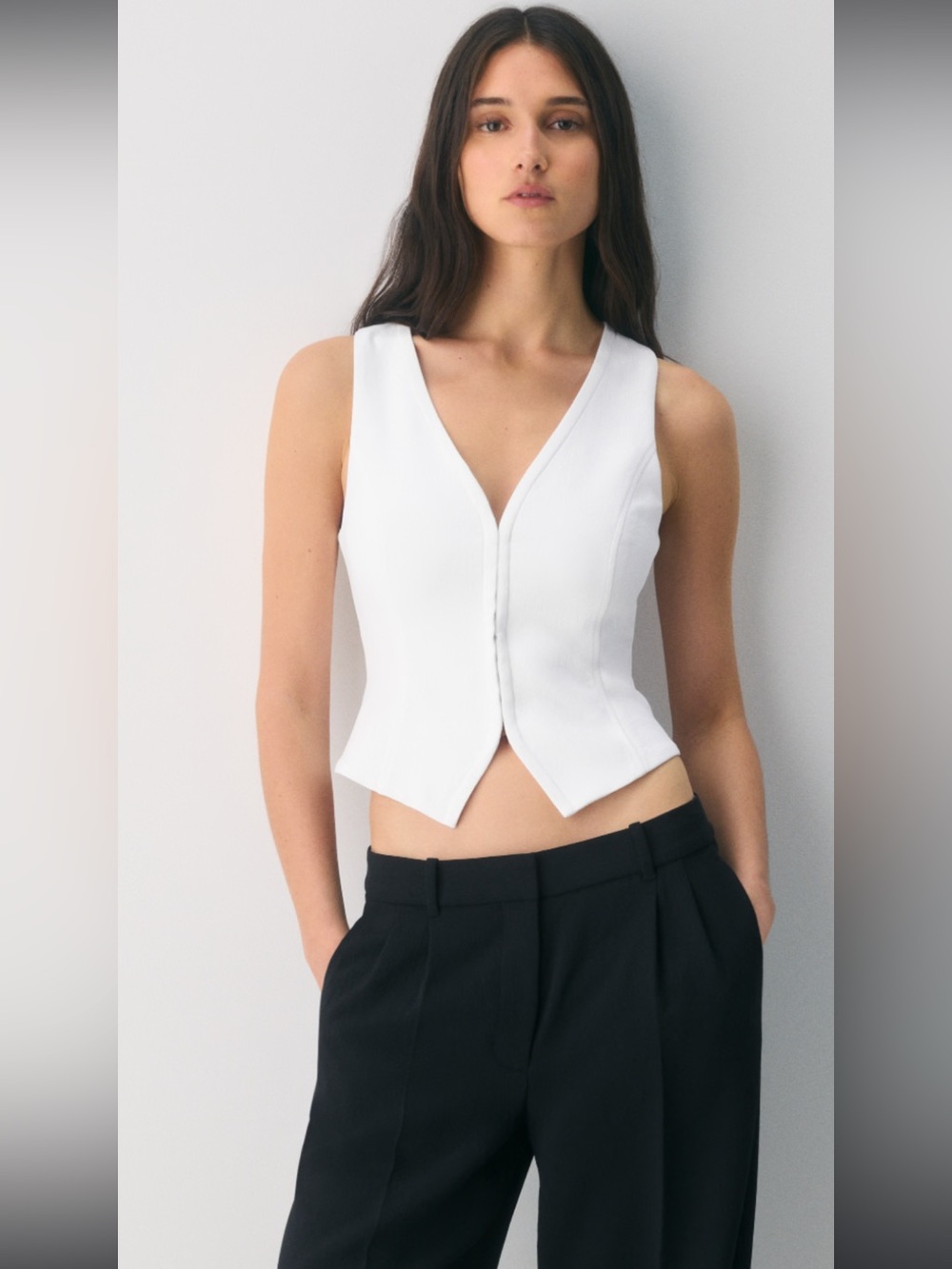 Aritzia White V-Neck Zip Front Sleeveless Camisole